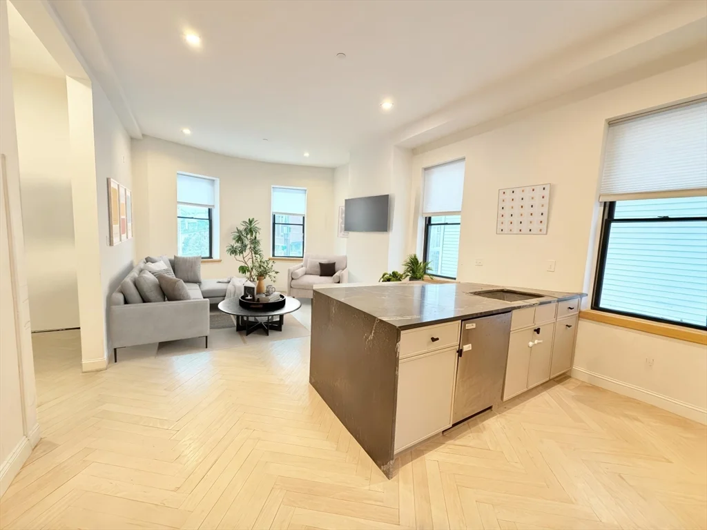 3 bed, 2 bath apartment for rent at 182 Webster St Unit 1, East Boston — photo 2 of 41