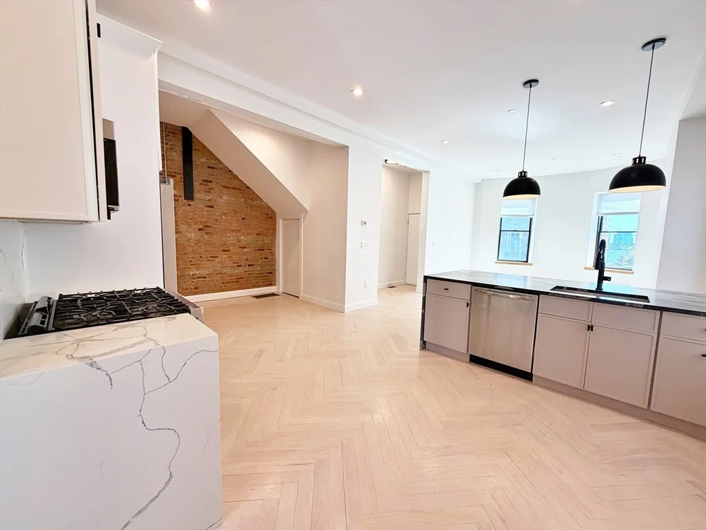 3 bed, 2 bath apartment for rent at 182 Webster St Unit 1, East Boston — photo 13 of 41