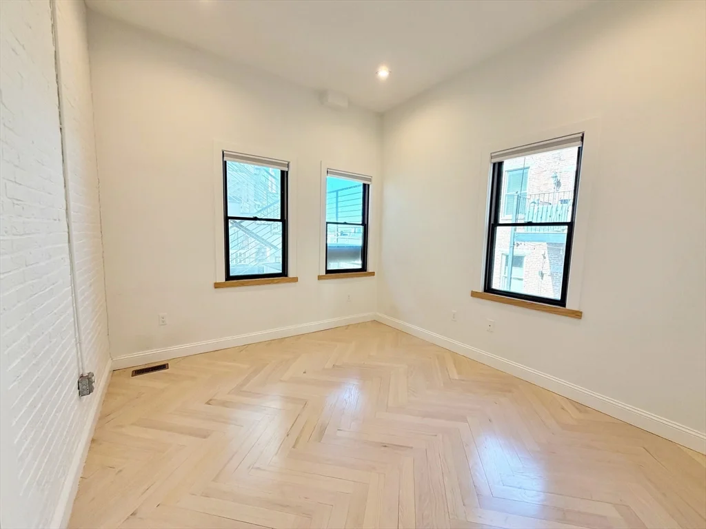 3 bed, 2 bath apartment for rent at 182 Webster St Unit 1, East Boston — photo 24 of 41