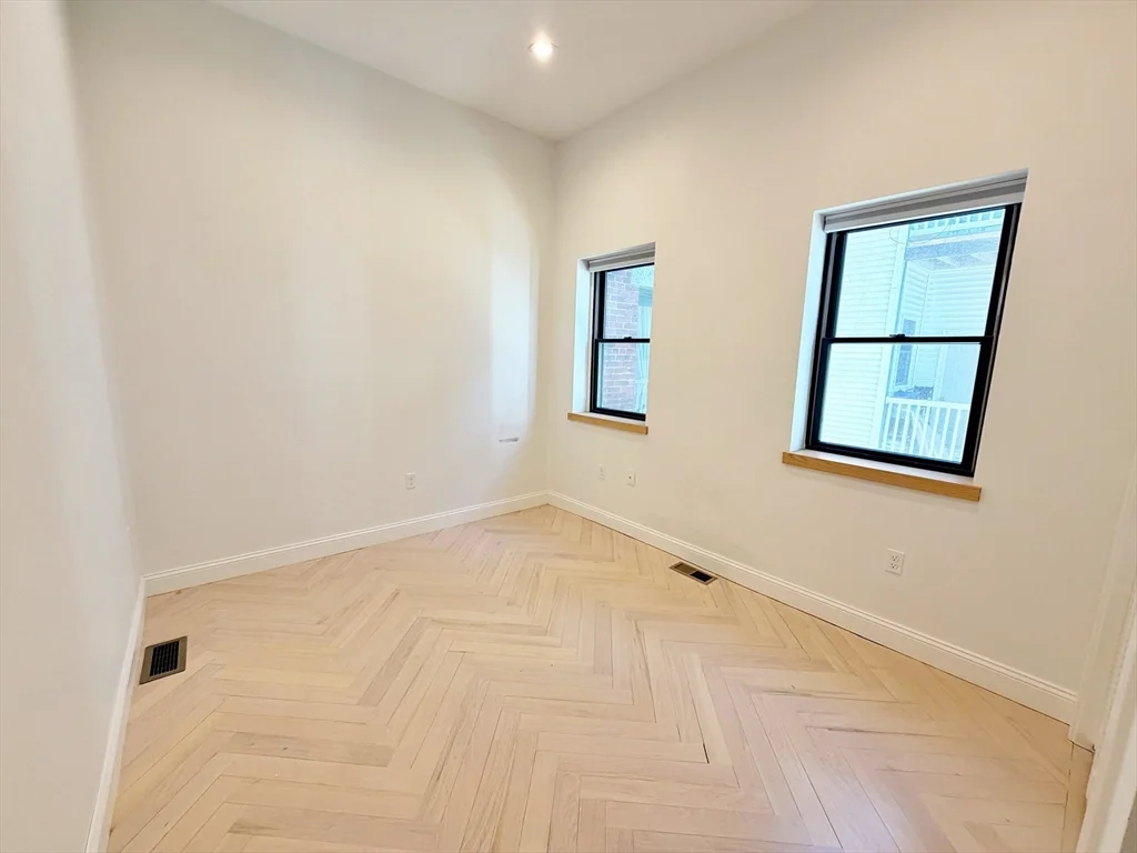 3 bed, 2 bath apartment for rent at 182 Webster St Unit 1, East Boston — photo 19 of 41