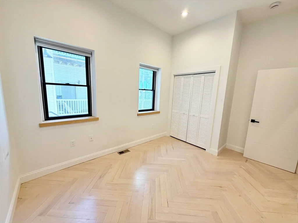 3 bed, 2 bath apartment for rent at 182 Webster St Unit 1, East Boston — photo 20 of 41