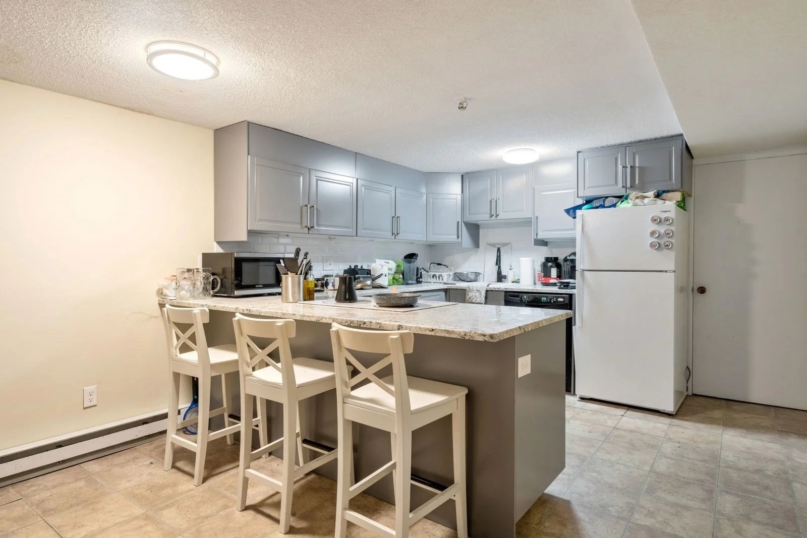 3 bed, 2 bath apartment for rent at 182 West Brookline St Unit 1, South End