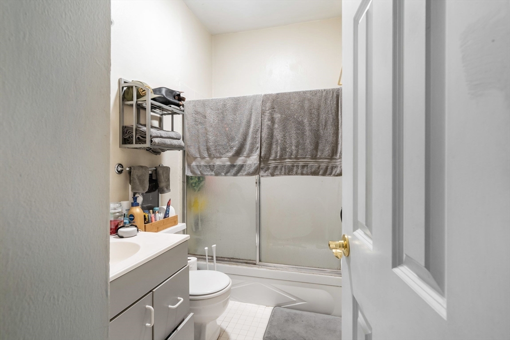 1 bed, 1 bath apartment for rent at 182 West Brookline St Unit 2, South End — photo 11 of 12