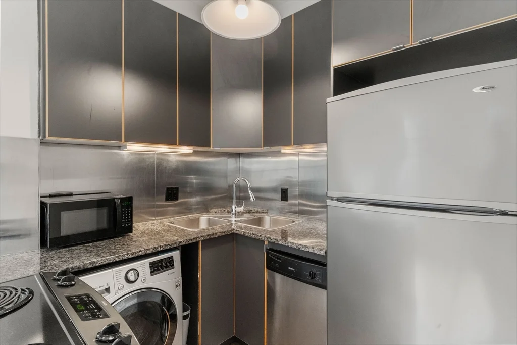1 bed, 1 bath apartment for rent at 182 West Brookline St Unit 3, South End — photo 7 of 28