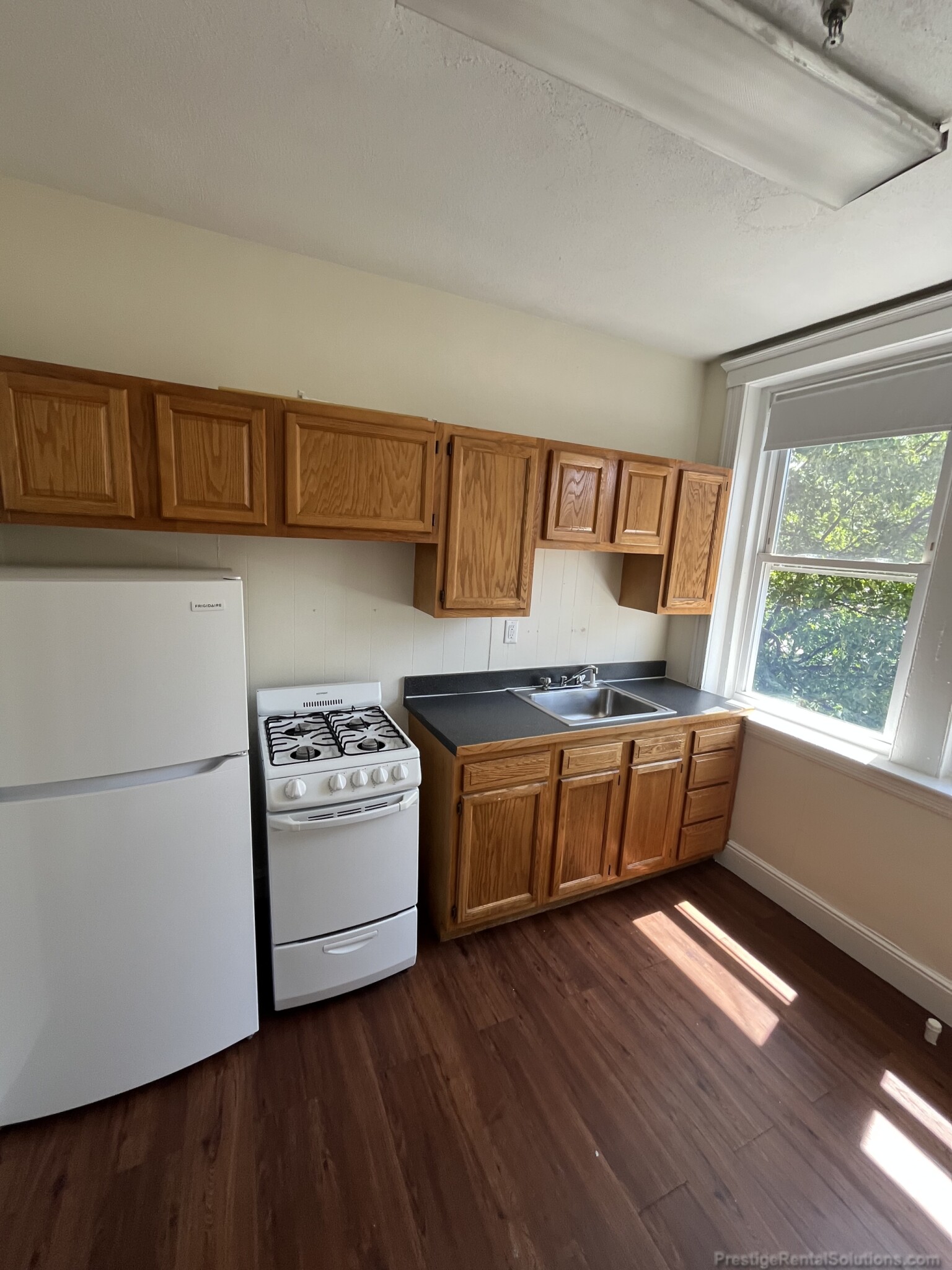 Studio bed, 1 bath apartment for rent at 1820 Commonwealth Ave Unit 11, Brighton — photo 4 of 13
