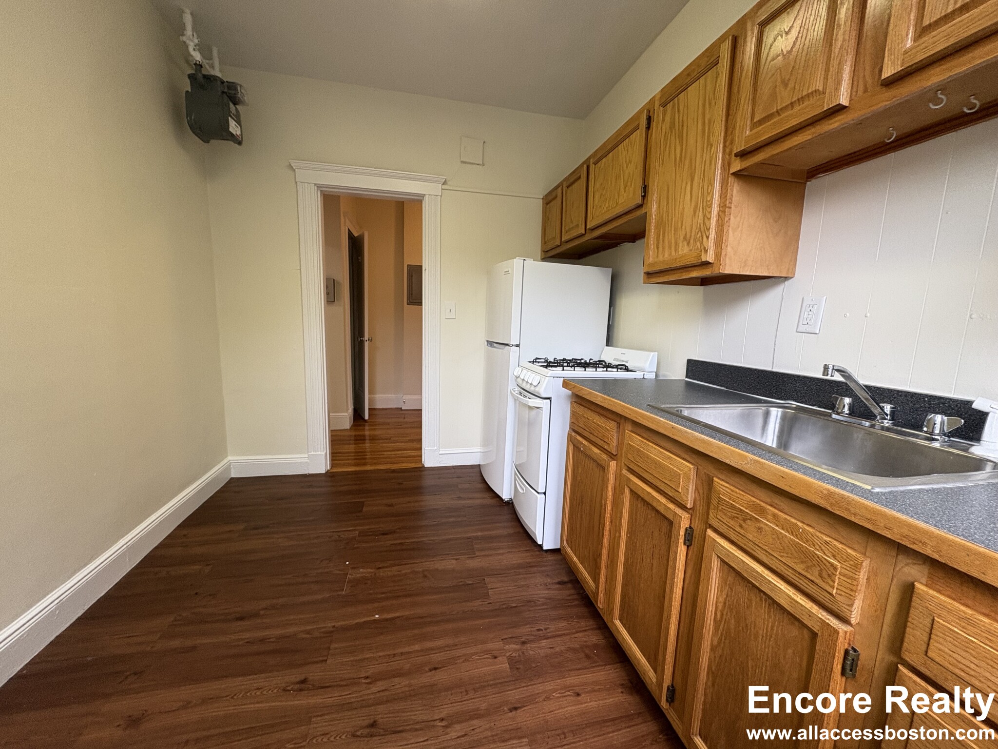 3 split bed, 1 bath apartment for rent at 1820 Commonwealth Ave Unit 266, Brighton — photo 5 of 24