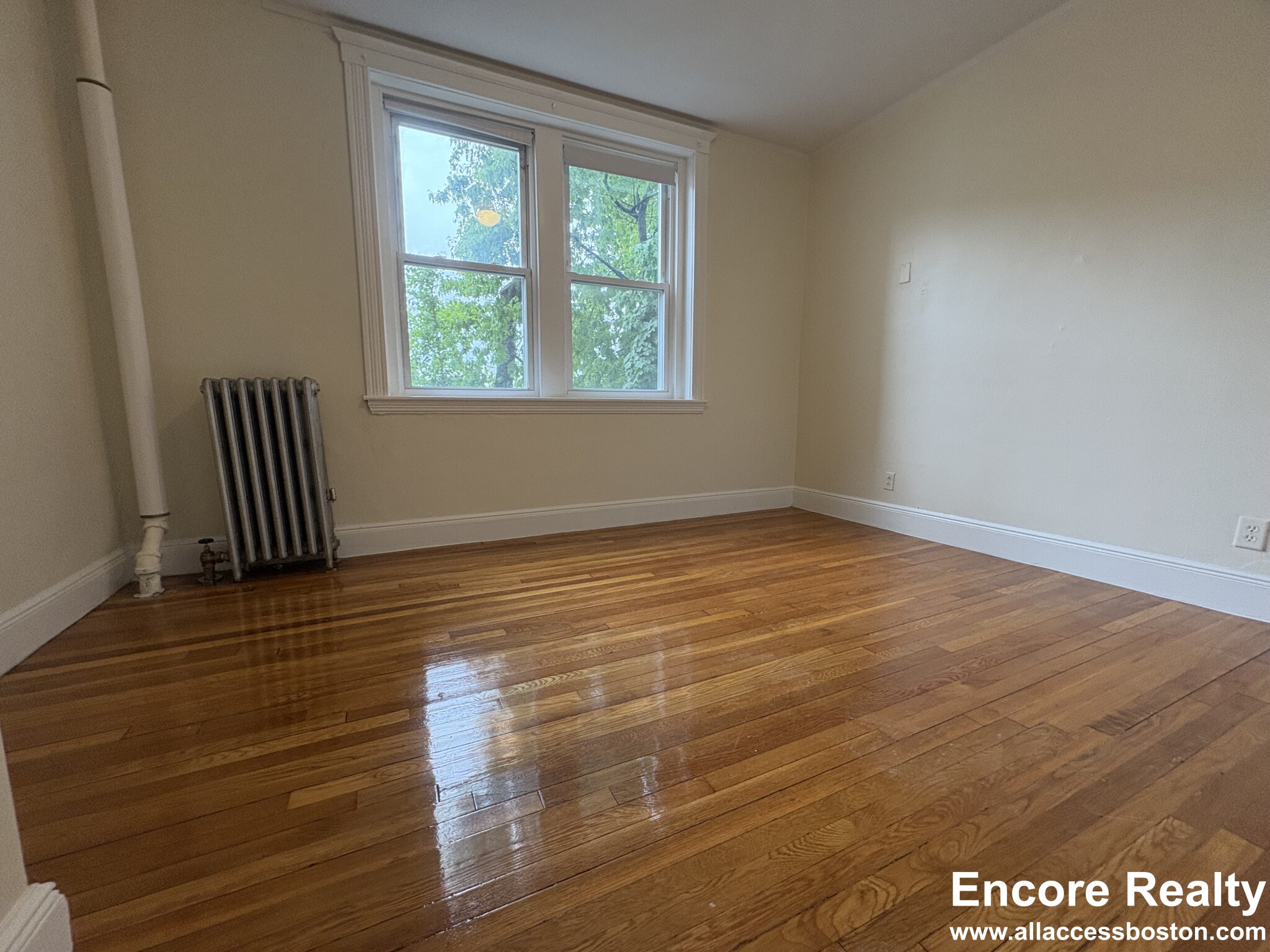 3 split bed, 1 bath apartment for rent at 1820 Commonwealth Ave Unit 266, Brighton — photo 8 of 24