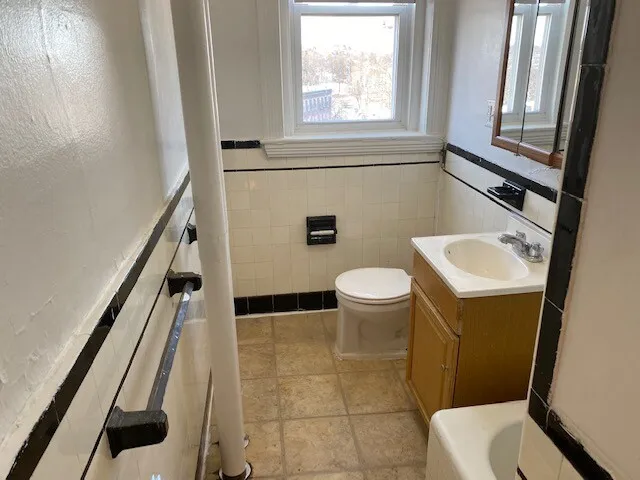 1 split bed, 1 bath apartment for rent at 1820 Commonwealth Ave Unit 29, Brighton — photo 4 of 5