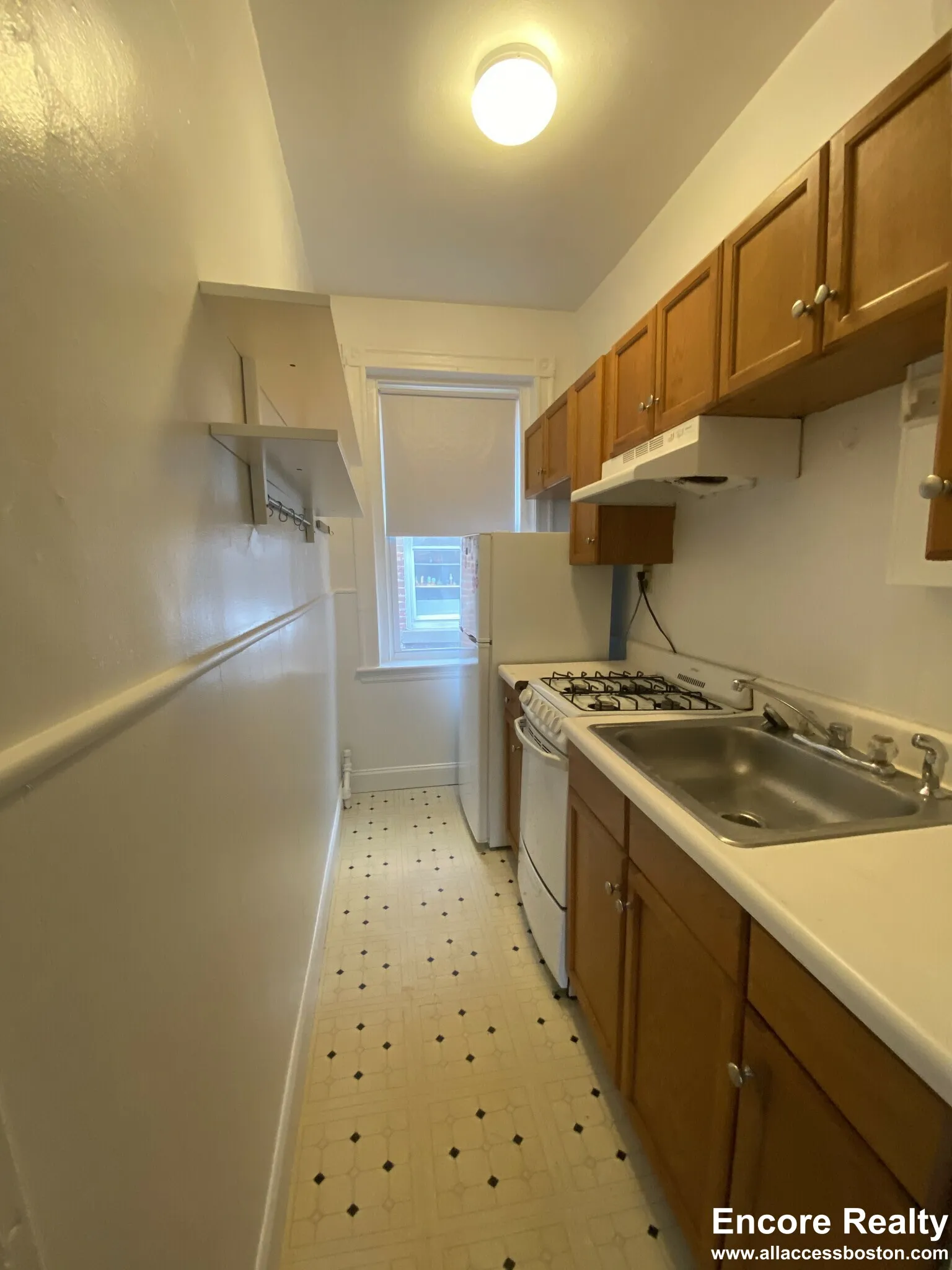 2 bed, 1 bath apartment for rent at 1822 Beacon St Unit 6, Brookline — photo 4 of 6