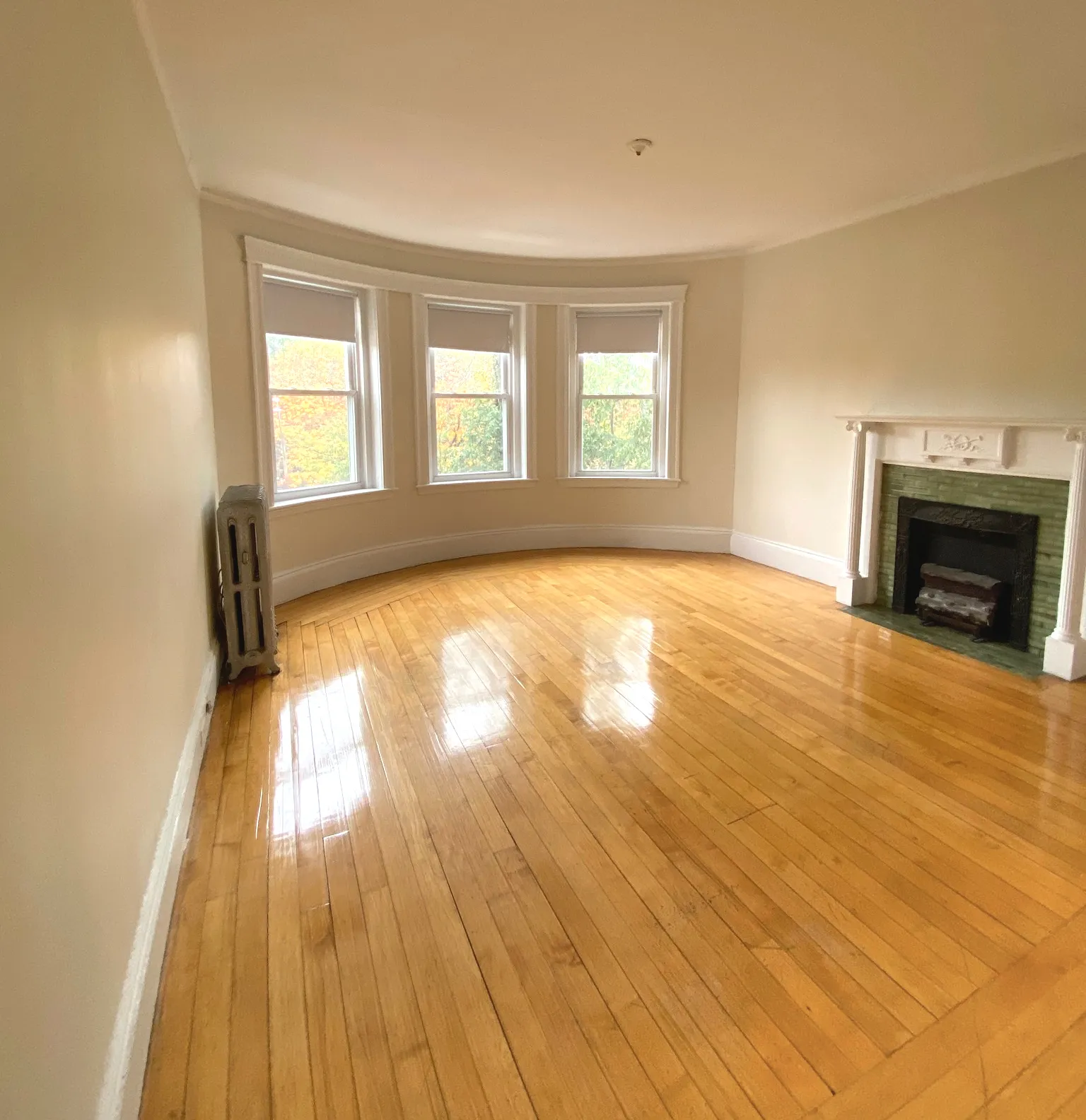 2 bed, 1 bath apartment for rent at 1822 Beacon St Unit 7, Brookline