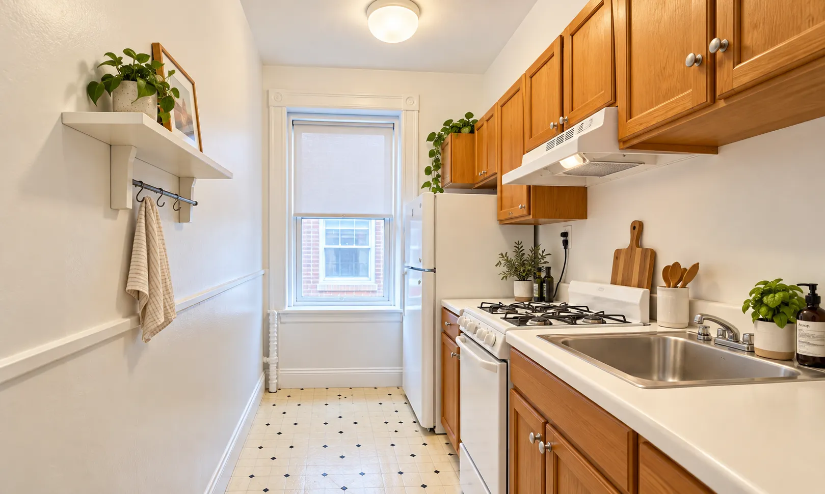 2 bed, 1 bath apartment for rent at 1822 Beacon St Unit 7, Brookline — photo 6 of 6