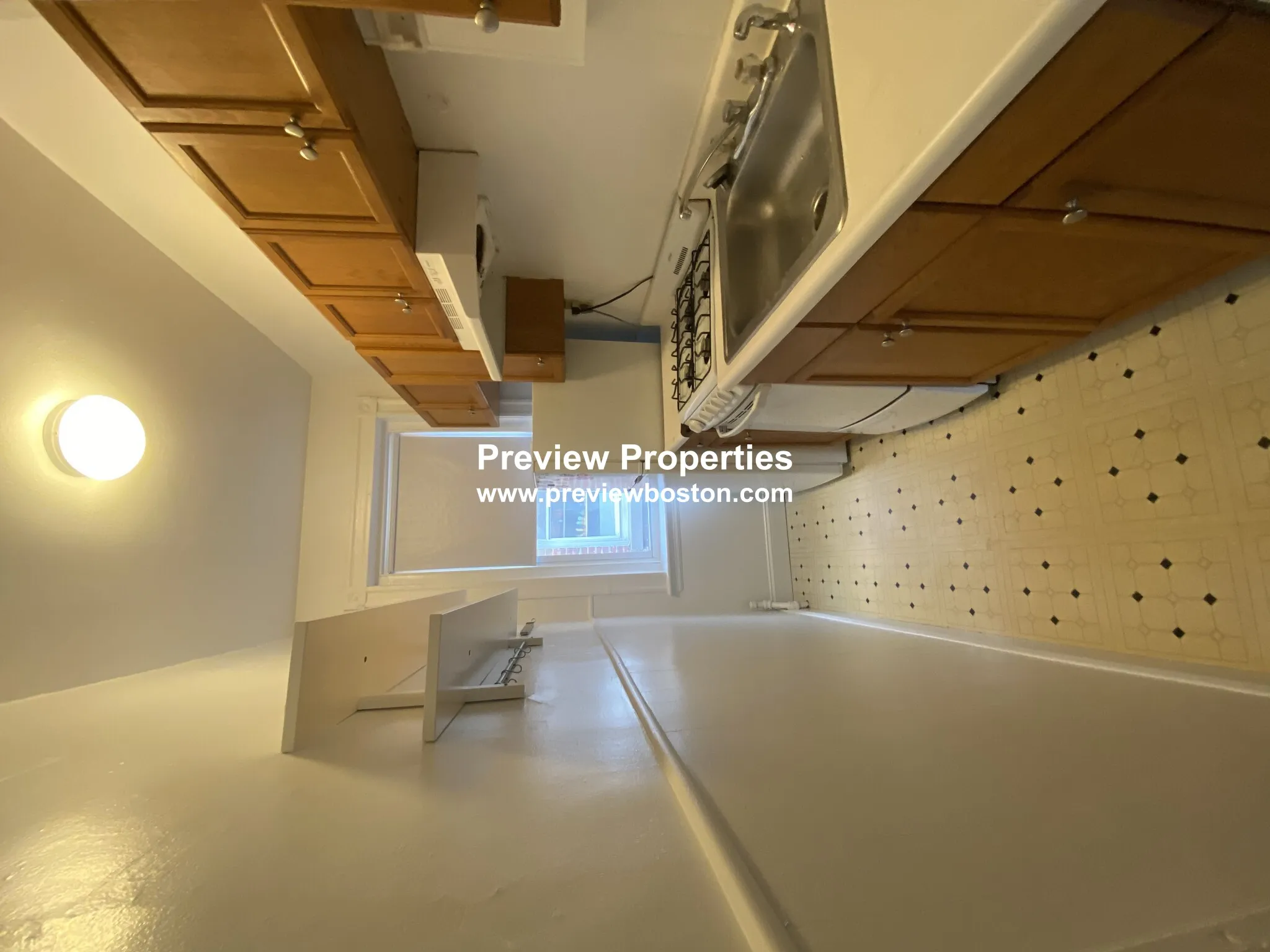 2 bed, 1 bath apartment for rent at 1822 Beacon St Unit 7, Brookline — photo 5 of 12