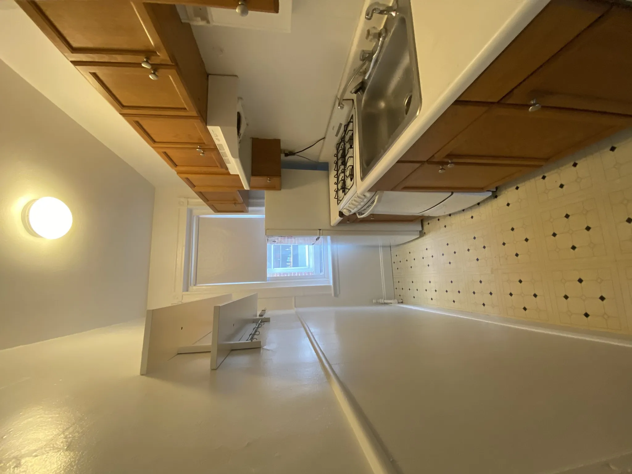 2 bed, 1 bath apartment for rent at 1822 Beacon St Unit 7a, Brookline — photo 5 of 6