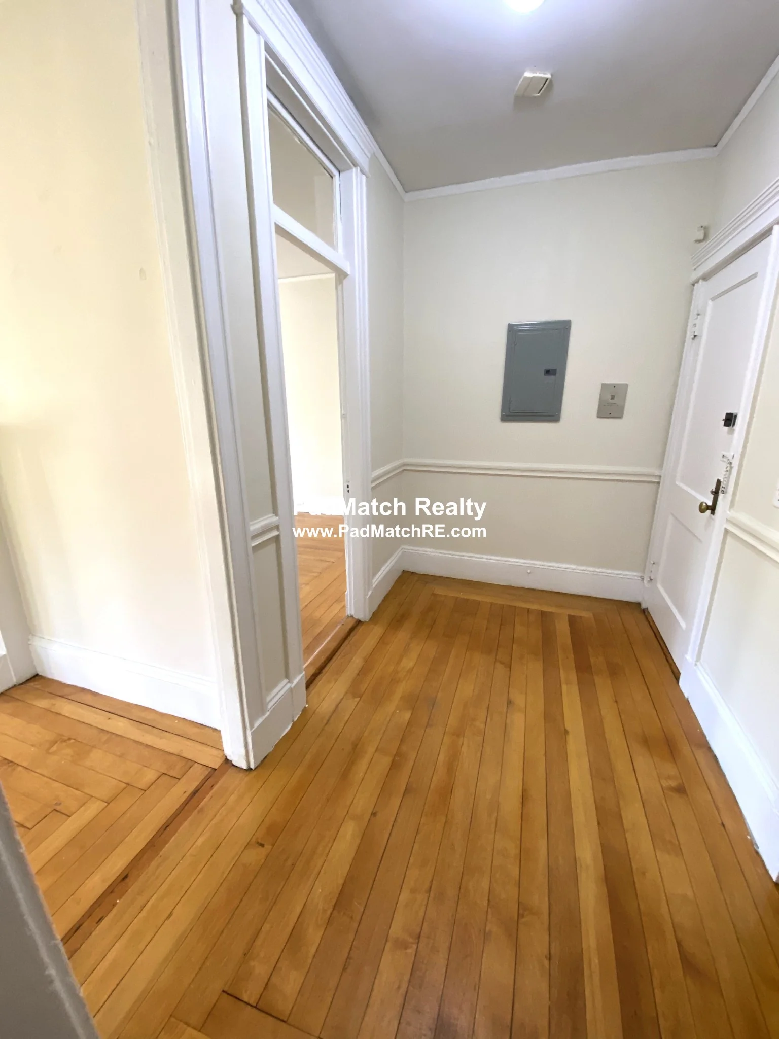 2 bed, 1 bath apartment for rent at 1822 Beacon St Unit 8, Brookline — photo 6 of 16