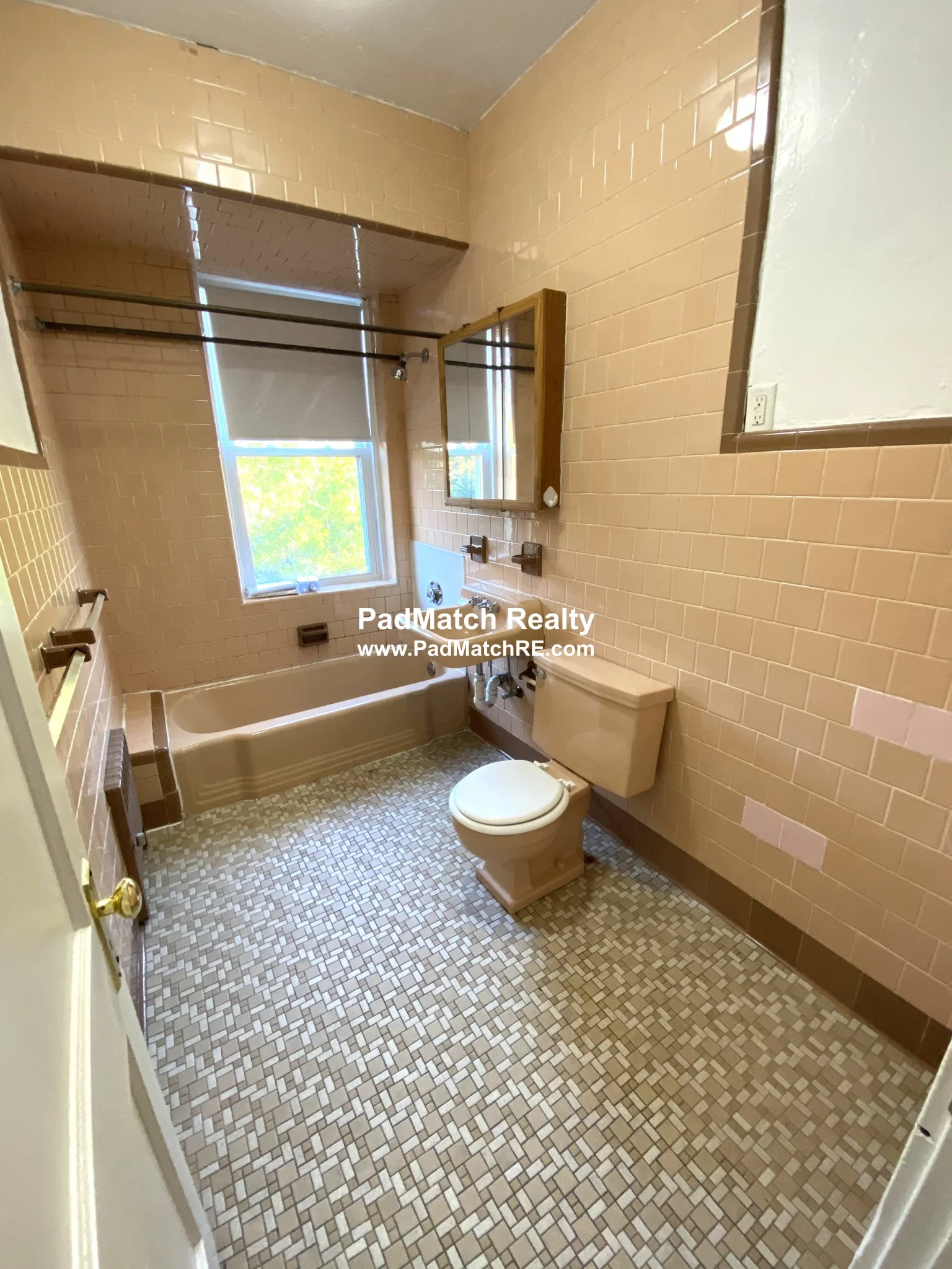 2 bed, 1 bath apartment for rent at 1822 Beacon St Unit 8, Brookline — photo 15 of 16