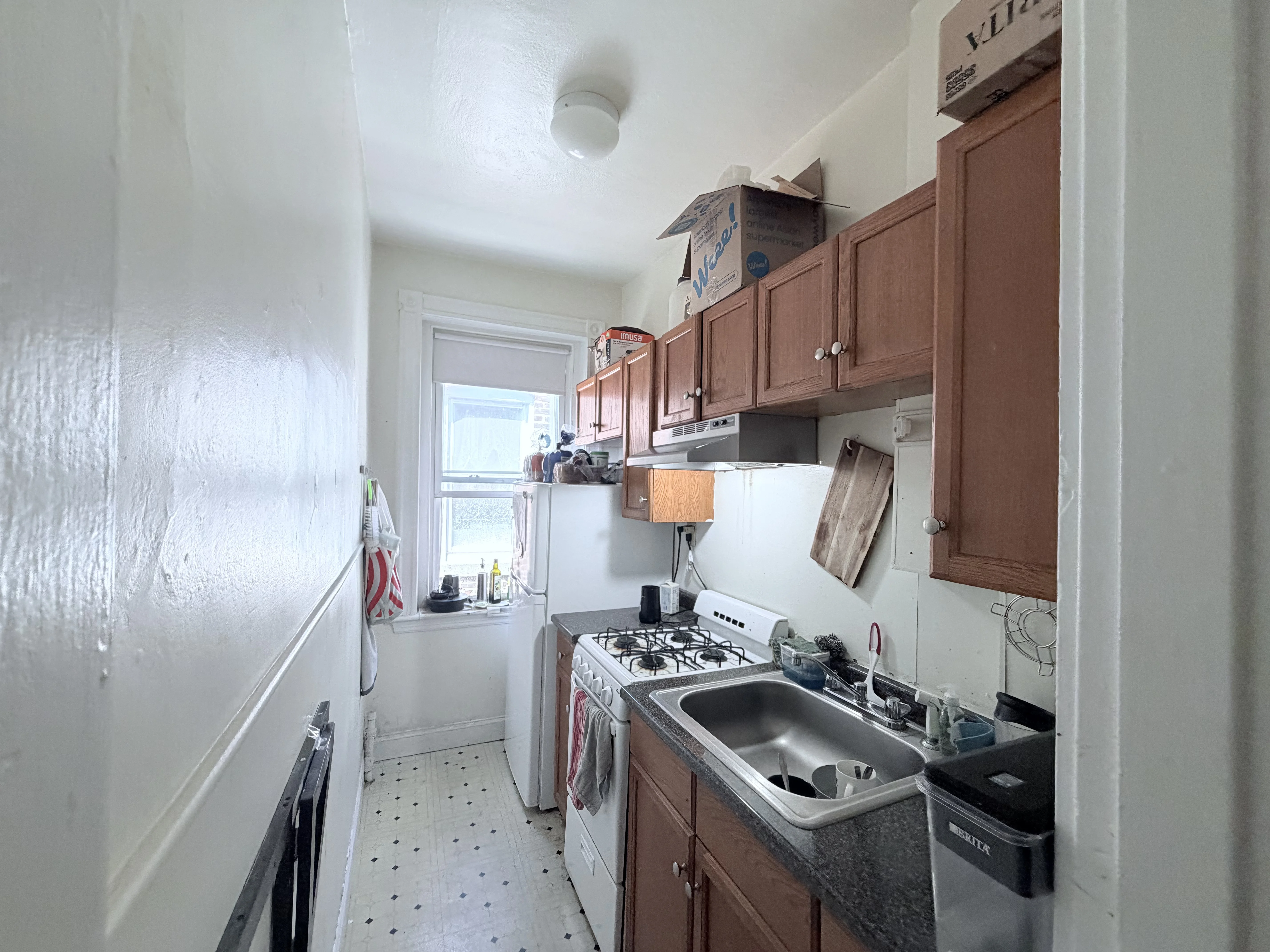 2 bed, 1 bath apartment for rent at 1822 Beacon St Unit 8, Brookline — photo 3 of 11
