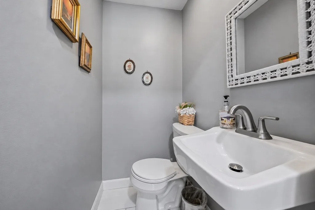 3 bed, 2 bath apartment for rent at 1822 Washington St Unit 0, Braintree Highlands — photo 8 of 15
