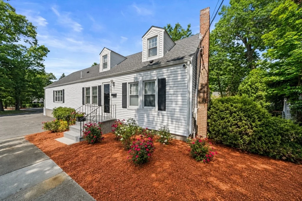 3 bed, 2 bath apartment for rent at 1822 Washington St Unit 0, Braintree Highlands — photo 1 of 15