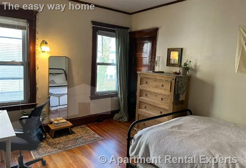 4 bed, 1 bath apartment for rent at 183 College Ave Unit 1, Davis Square — photo 5 of 11