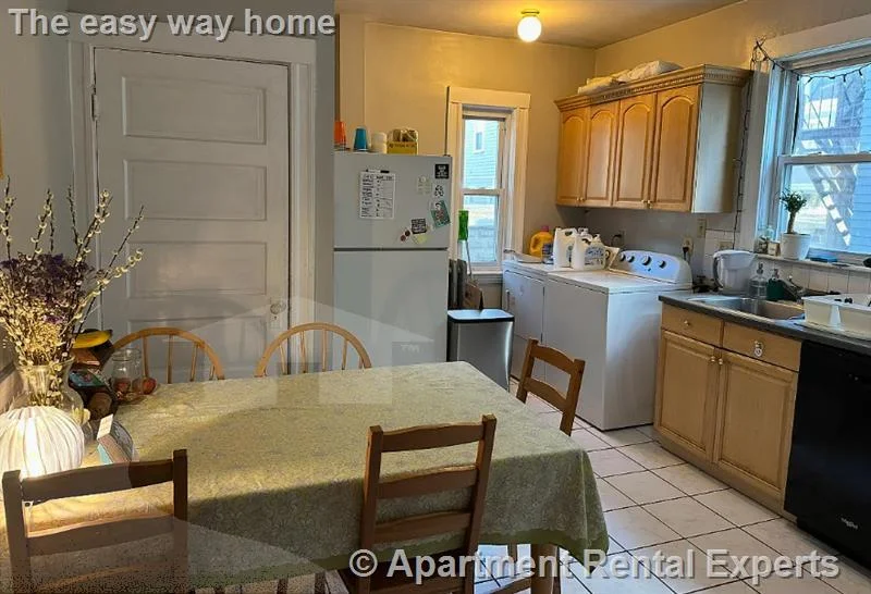 4 bed, 1 bath apartment for rent at 183 College Ave Unit 1, Davis Square — photo 2 of 11