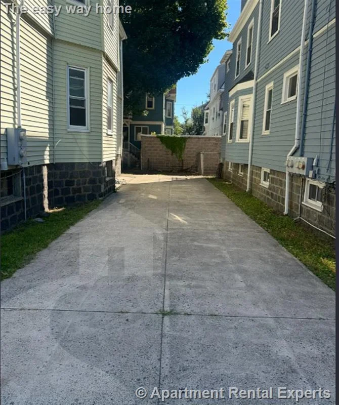 4 bed, 1 bath apartment for rent at 183 College Ave Unit 1, Davis Square — photo 11 of 11