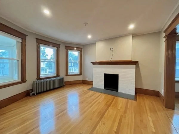 4 bed, 2 bath apartment for rent at 183 Cottage Park Rd Unit 2, Winthrop — photo 4 of 16