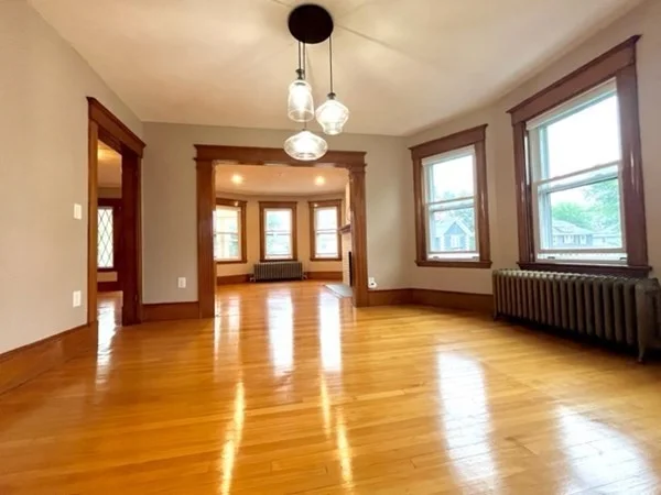 4 bed, 2 bath apartment for rent at 183 Cottage Park Rd Unit 2, Winthrop — photo 3 of 16