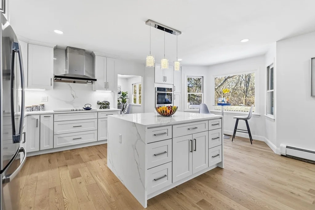 3 bed, 4+ bath apartment for rent at 183 Gardner St, Hingham — photo 11 of 41