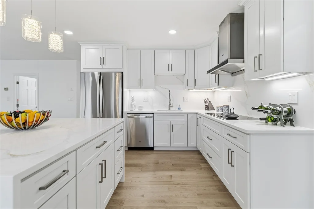 3 bed, 4+ bath apartment for rent at 183 Gardner St, Hingham — photo 12 of 41
