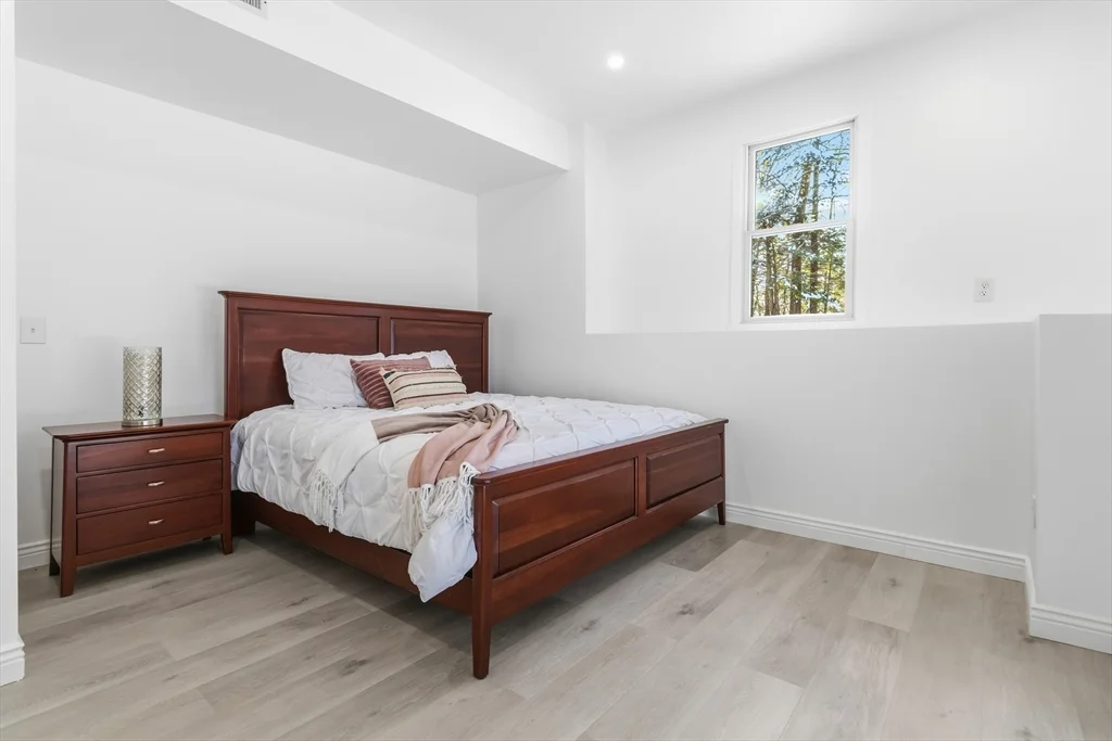 3 bed, 4+ bath apartment for rent at 183 Gardner St, Hingham — photo 34 of 41