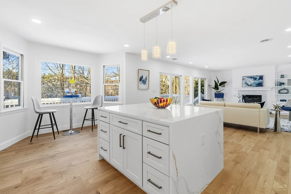 3 bed, 4+ bath apartment for rent at 183 Gardner St, Hingham — photo 14 of 41