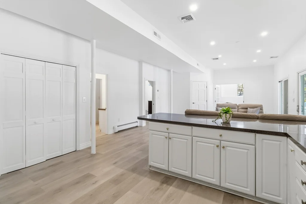 3 bed, 4+ bath apartment for rent at 183 Gardner St, Hingham — photo 37 of 41