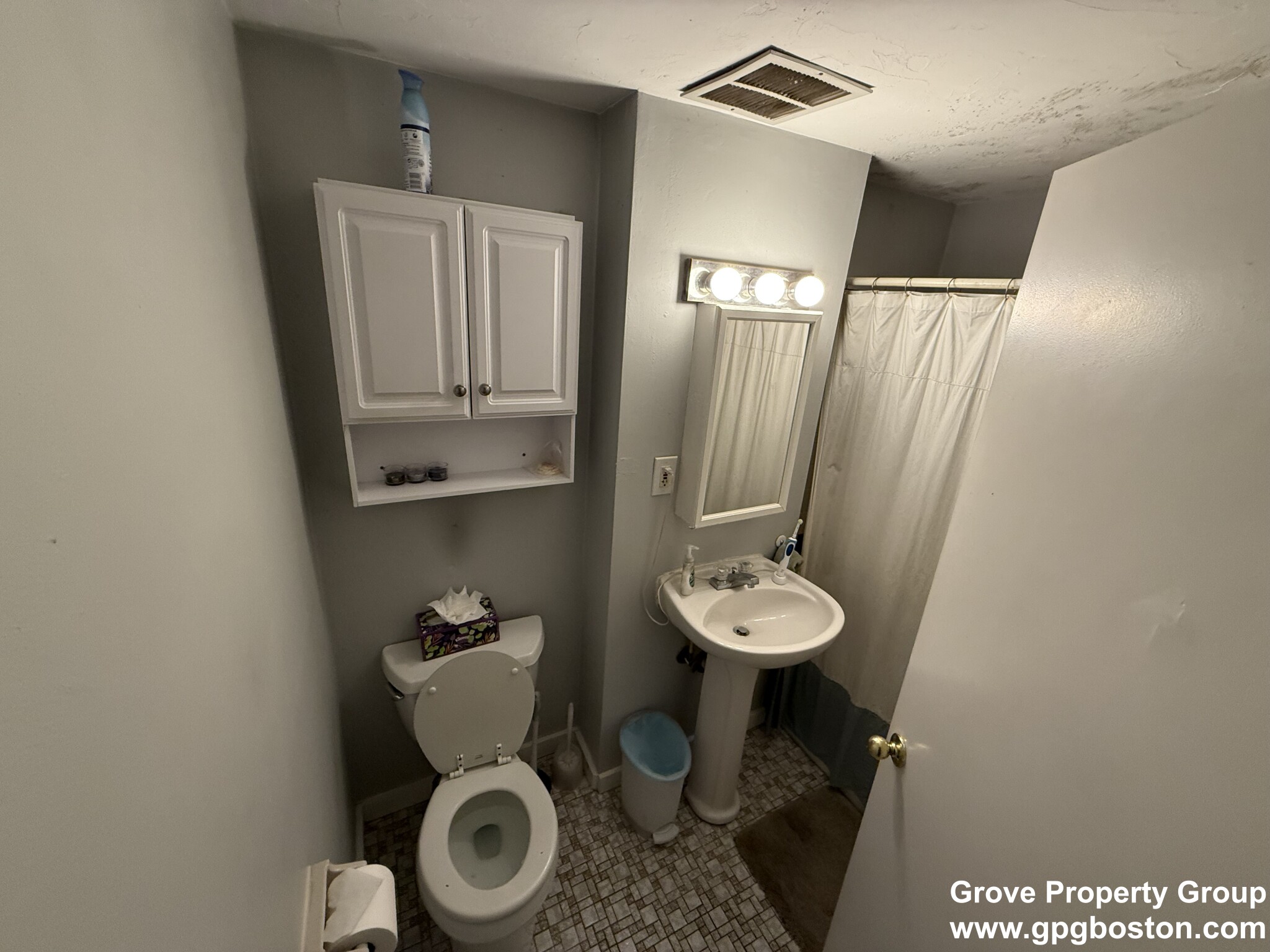 1.5 bed, 1 bath apartment for rent at 183 H St Unit 183 H, South Boston — photo 1 of 7
