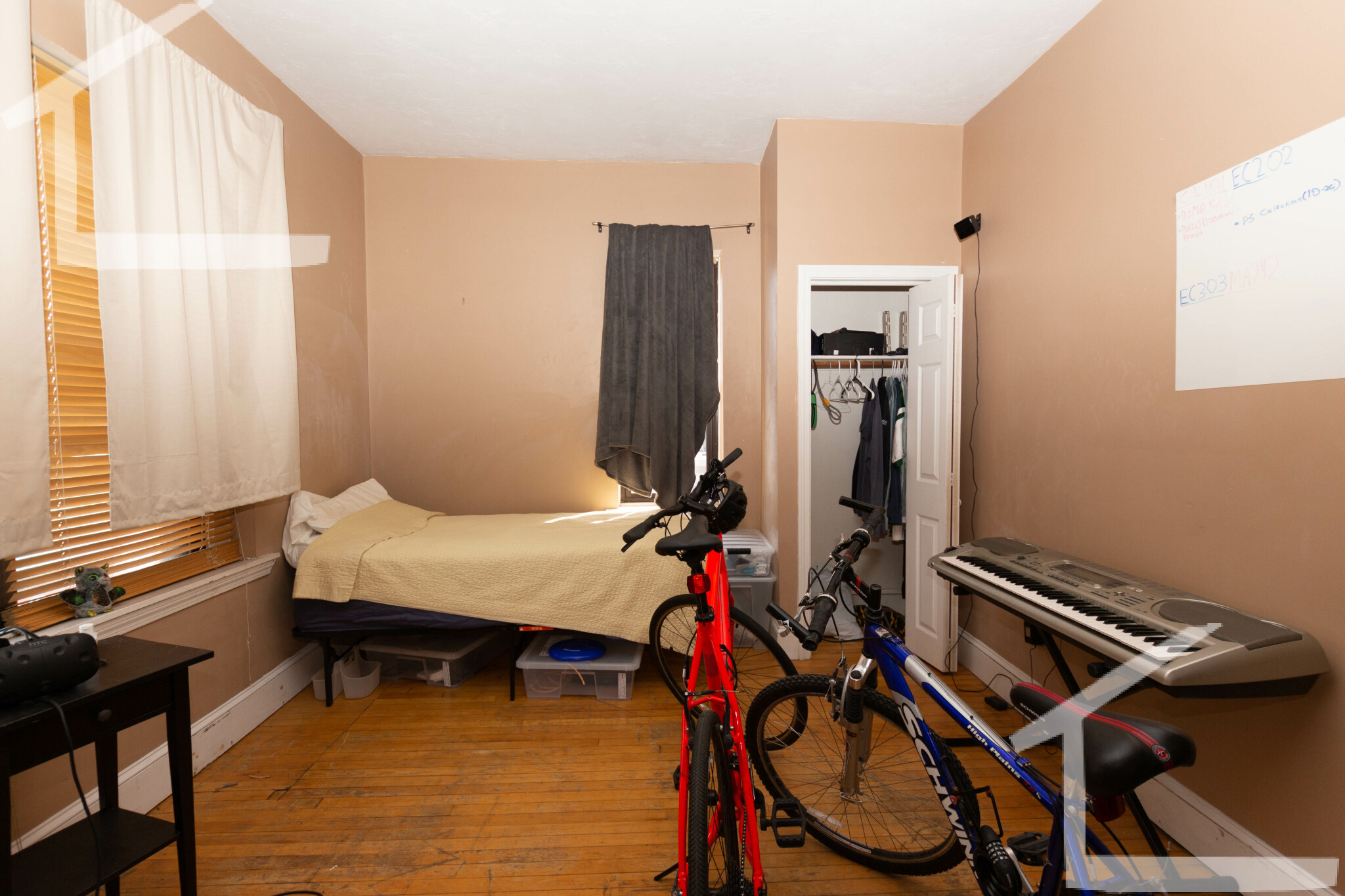 4 bed, 1.5 bath apartment for rent at 183 Harvard Ave Unit 9, Brighton — photo 4 of 7