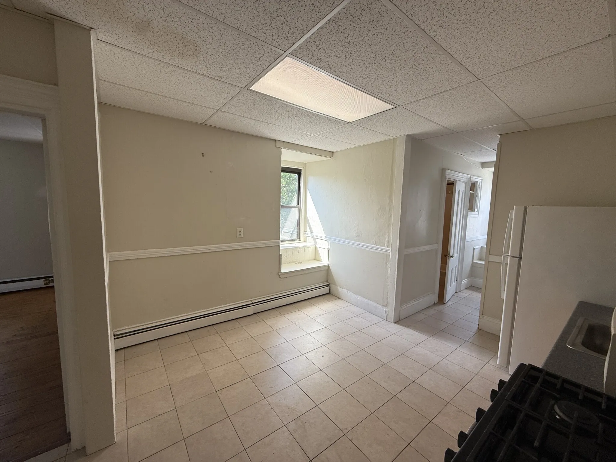 3 bed, 1 bath apartment for rent at 183 Harvard St Unit 3, The Port — photo 3 of 10