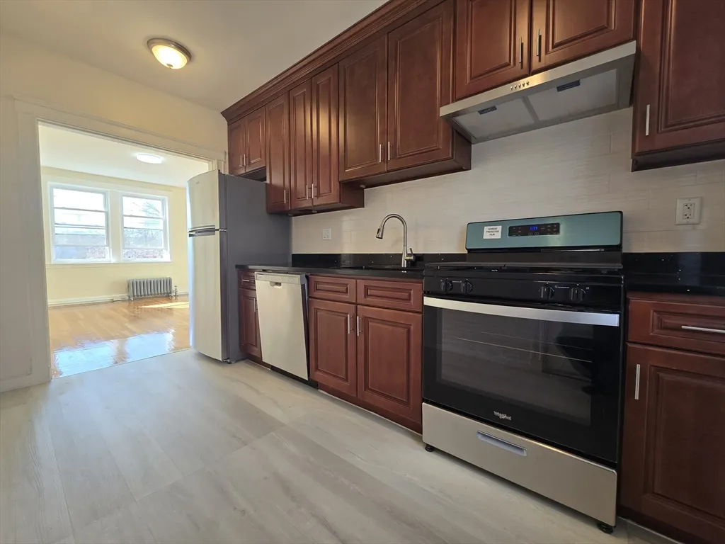 2 bed, 1 bath apartment for rent at 183 Kent Unit 5, Coolidge Corner — photo 2 of 9