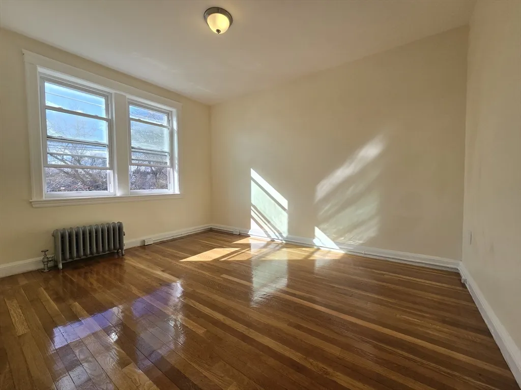 2 bed, 1 bath apartment for rent at 183 Kent Unit 5, Coolidge Corner — photo 5 of 9