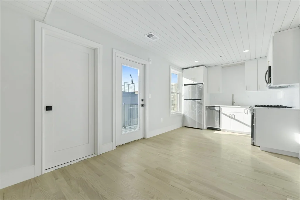 2 bed, 2 bath apartment for rent at 183 Maverick St Unit 3, East Boston — photo 3 of 14