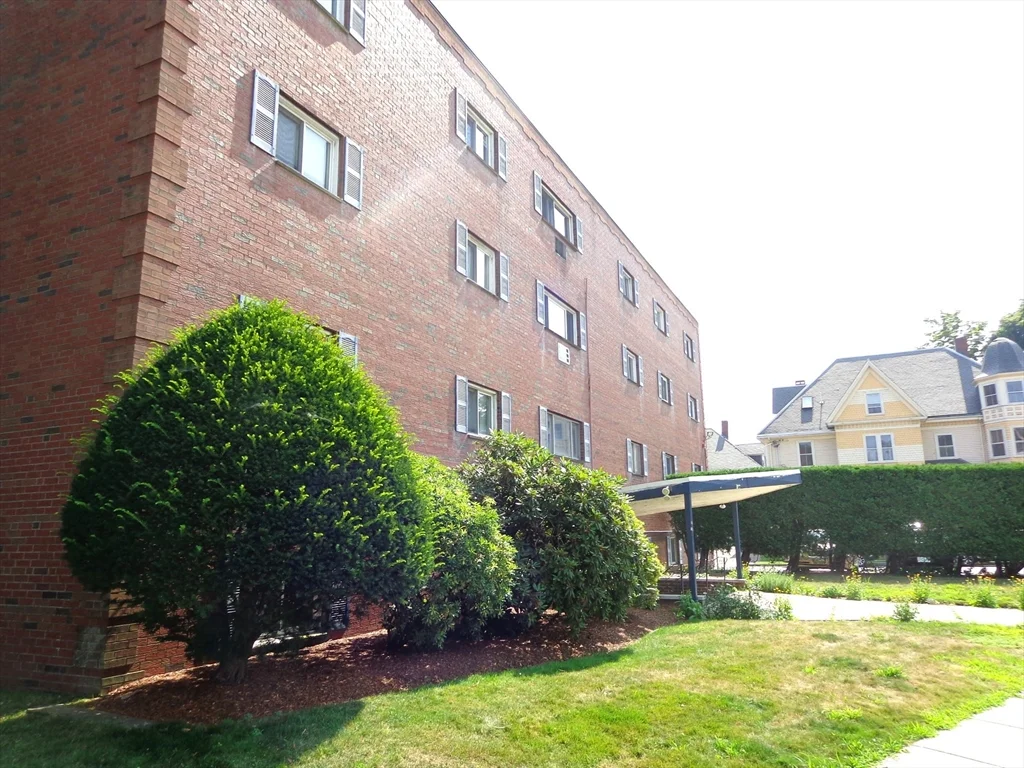 2 bed, 1 bath apartment for rent at 183 Mount Auburn St Unit 15, Watertown — photo 15 of 15