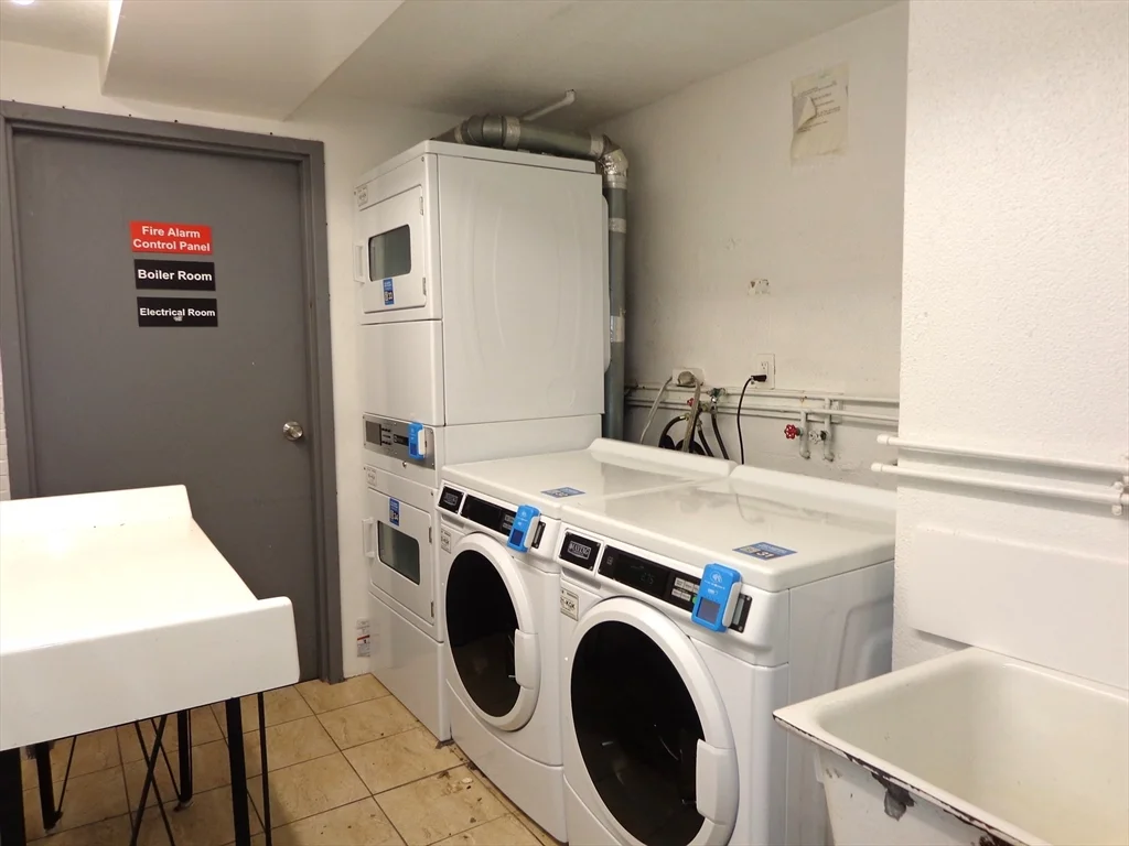 2 bed, 1 bath apartment for rent at 183 Mount Auburn St Unit 15, Watertown — photo 13 of 15