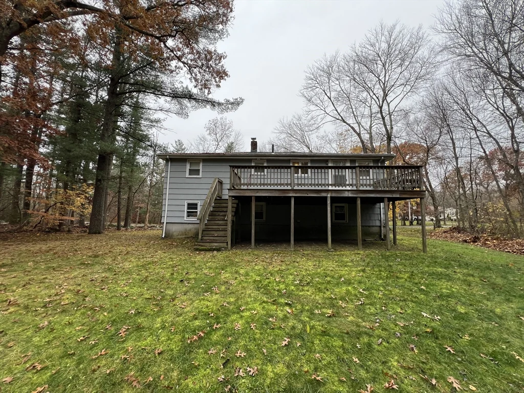 3 bed, 1 bath apartment for rent at 183 Oak St, Raynham — photo 17 of 18