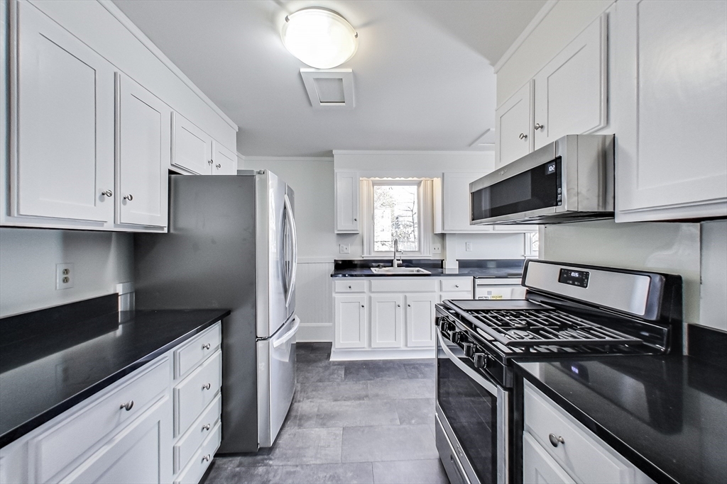 4 bed, 2 bath apartment for rent at 183 Powder House Blvd Unit 2, West Somerville — photo 12 of 38