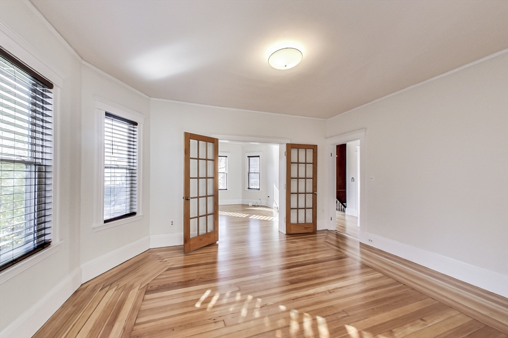 4 bed, 2 bath apartment for rent at 183 Powder House Blvd Unit 2, West Somerville — photo 3 of 38