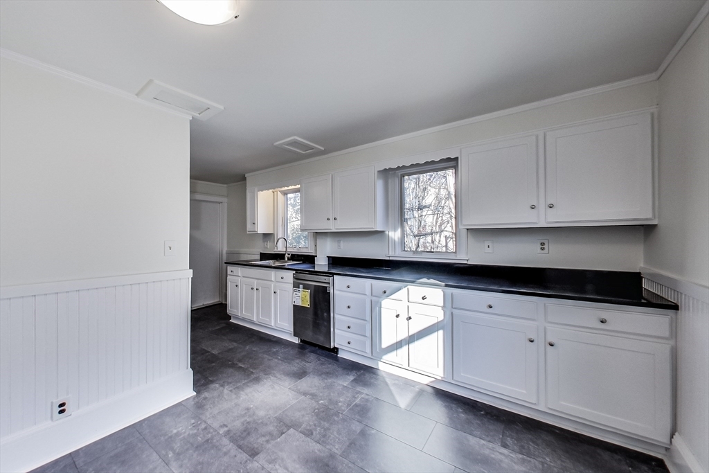 4 bed, 2 bath apartment for rent at 183 Powder House Blvd Unit 2, West Somerville — photo 10 of 38