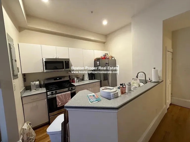 2 bed, 1.5 bath apartment for rent at 183 Saint Botolph St Unit 2, Back Bay — photo 2 of 7