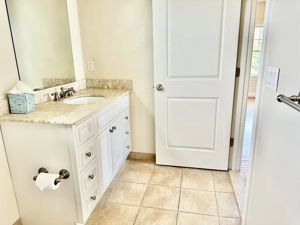 3 bed, 2 bath apartment for rent at 183 Summer St Unit 183, Watertown — photo 10 of 12