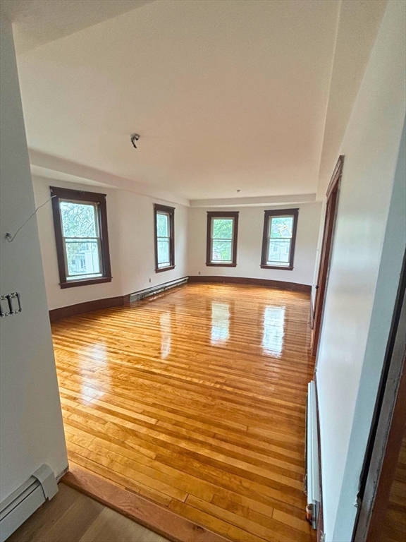 3 bed, 1 bath apartment for rent at 183 Vernon St Unit 1, Worcester — photo 6 of 11