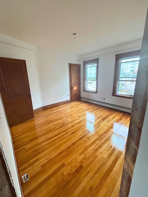 3 bed, 1 bath apartment for rent at 183 Vernon Unit 2, Worcester — photo 6 of 9
