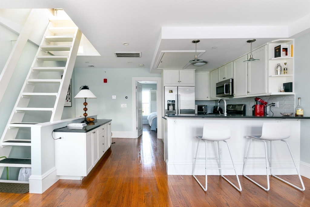 1 bed, 1 bath apartment for rent at 183 W Canton St Unit 4-FURNISHED, South End — photo 6 of 12