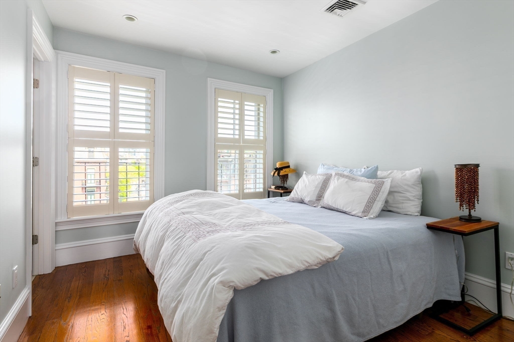1 bed, 1 bath apartment for rent at 183 W Canton St Unit 4-FURNISHED, South End — photo 8 of 12